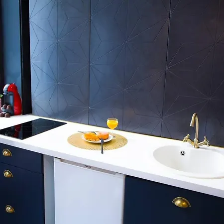 Nice Studio Close To Republique