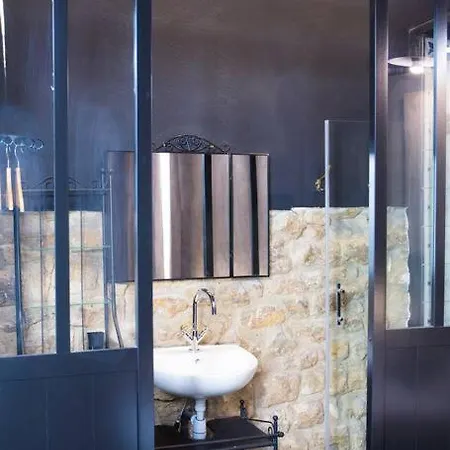 Nice Studio Close To Republique Appartement Parijs