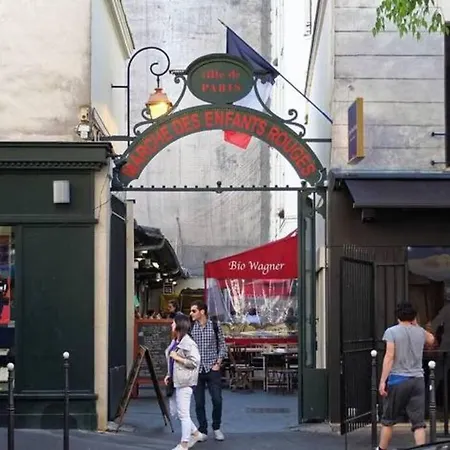 Nice Studio Close To Republique * Parijs