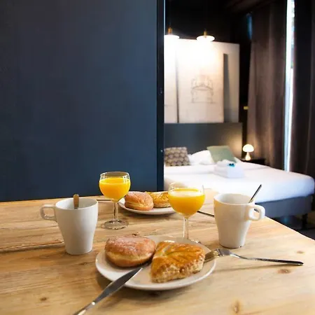 Nice Studio Close To Republique * Parijs