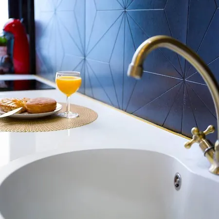 Appartement Nice Studio Close To Republique Parijs